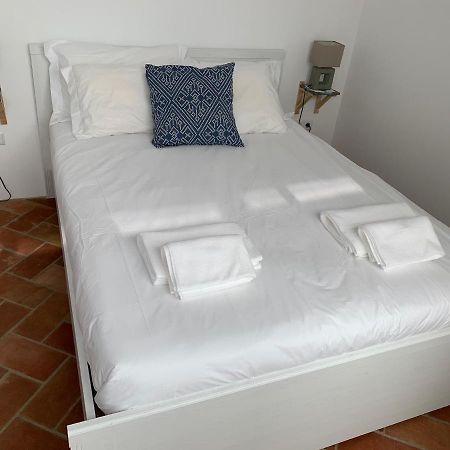 Stylish Townhouse With Gallery In The Heart Of Tavira For Two ตาวิรา ภายนอก รูปภาพ